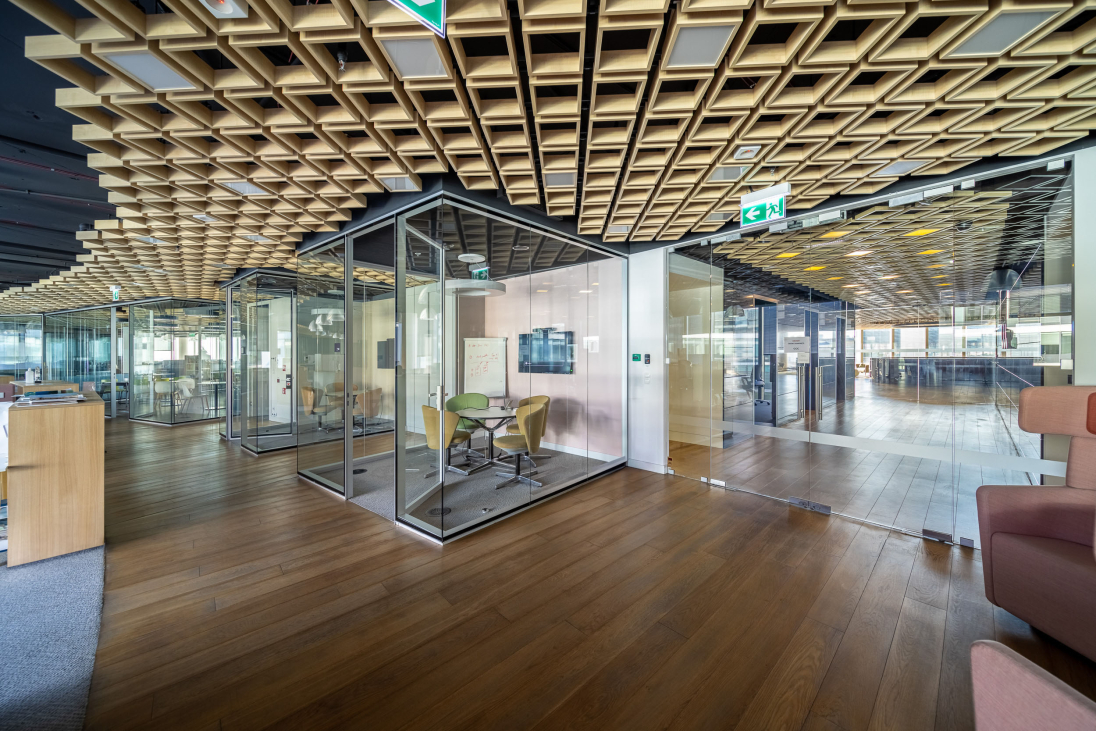 ccc-metropolitan-111-openspace-i-wejscie-do-biura-jpg-1